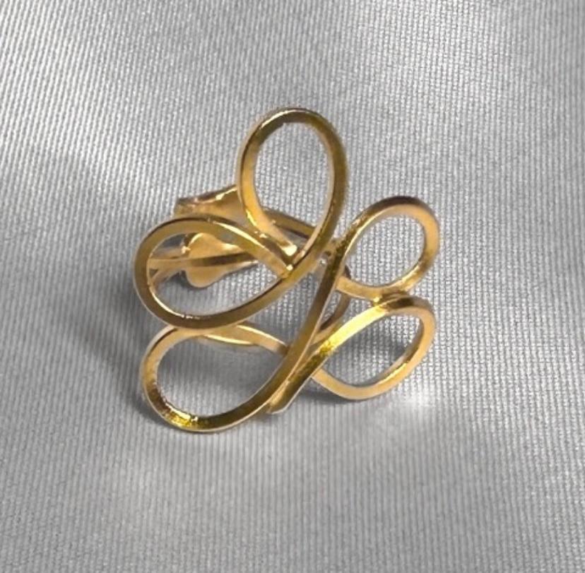 Anel Pétalas Clean - Ouro