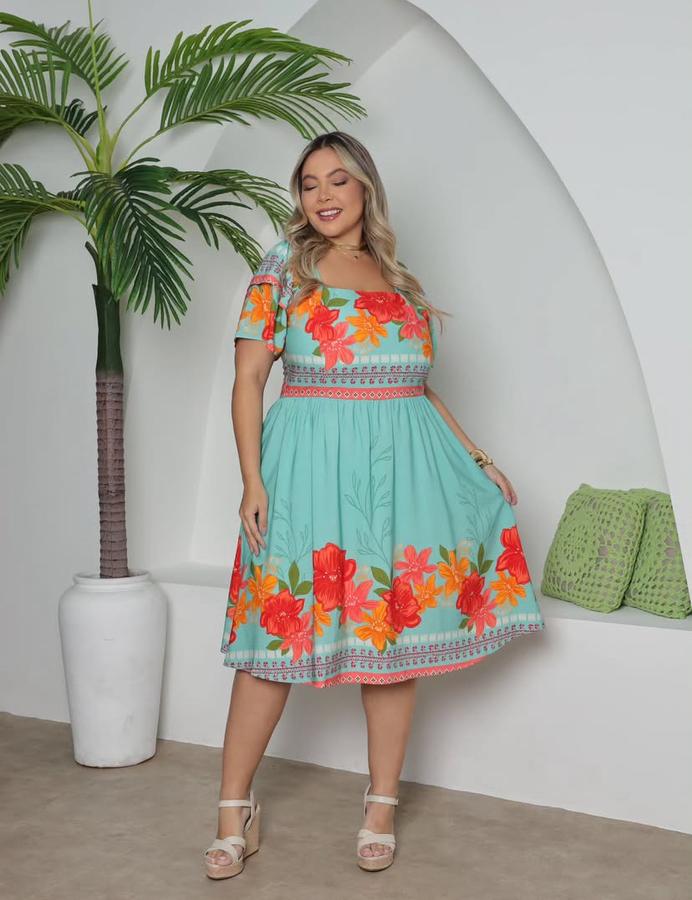 Vestido floral  plus size