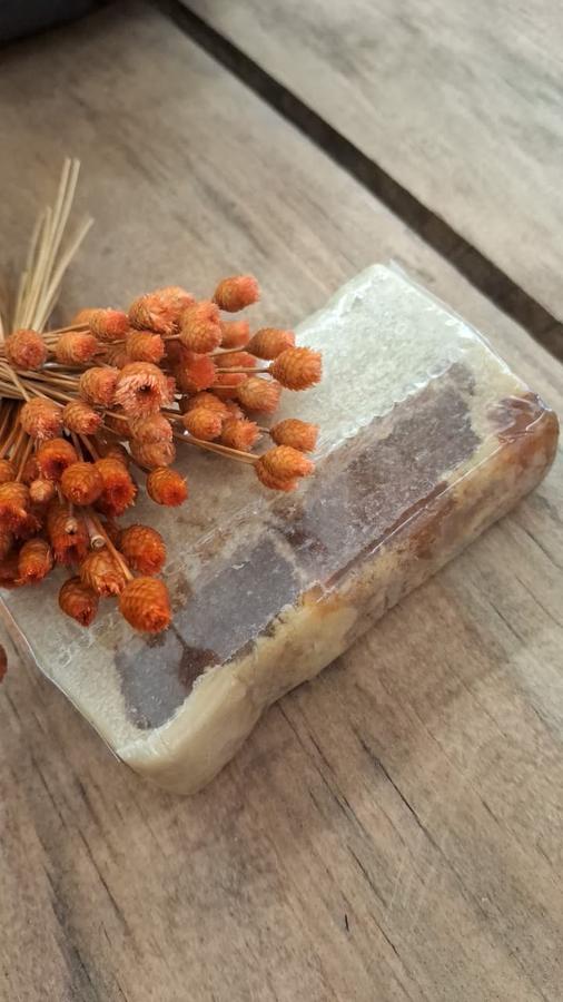 Sabonete vegano Argila amarela e cúrcuma