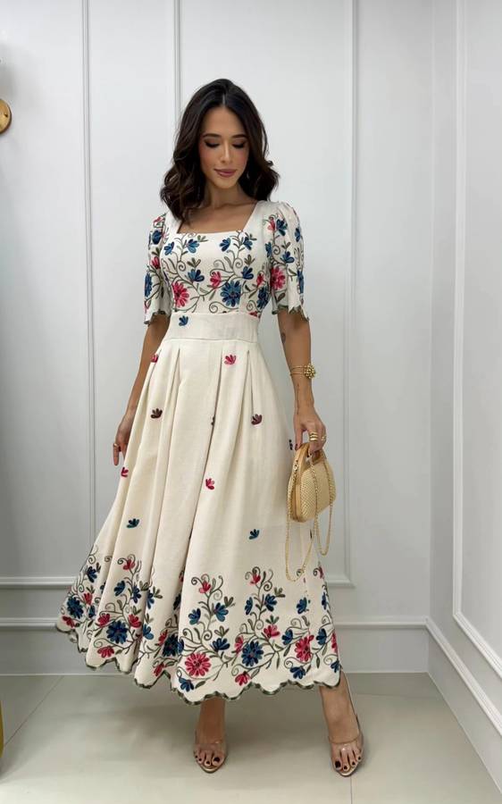 Vestido linho bordado